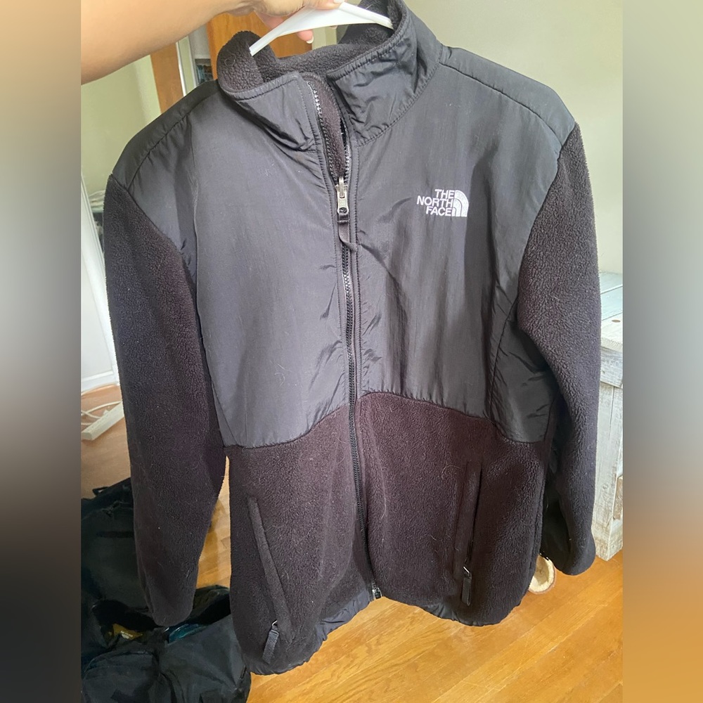 North face Jacket. Black. Juniors size XL but fits like a women’s medium